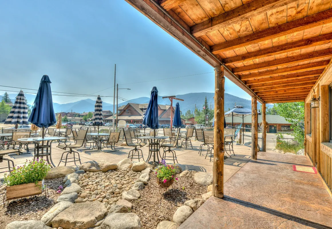 Grand View Mountain Lodge hotel hero