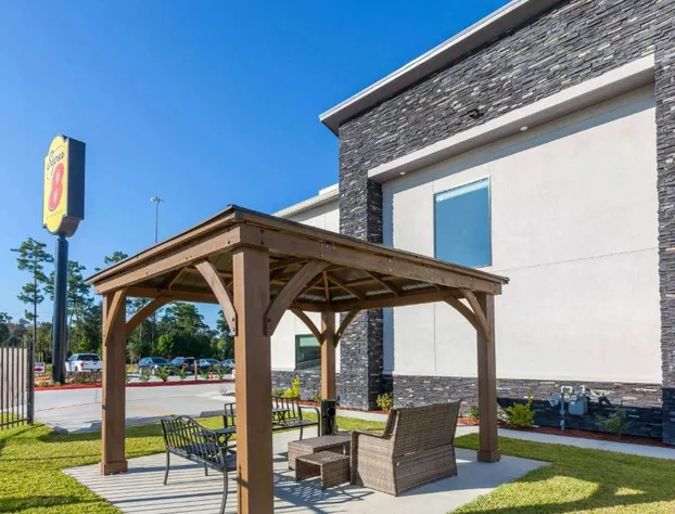 Super 8 by Wyndham Kingwood Houston North hotel detail image 2