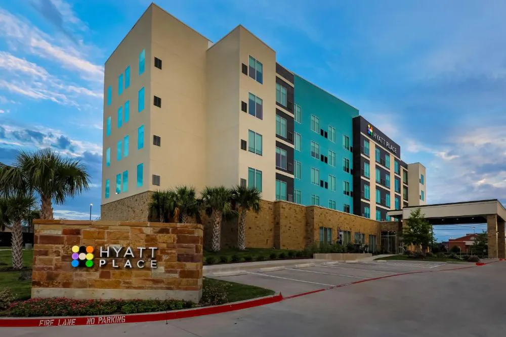 Hyatt Place Waco hotel hero