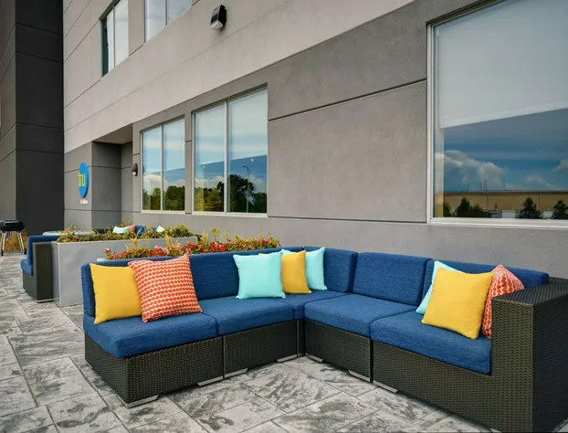 Tru by Hilton Monroe hotel detail image 1