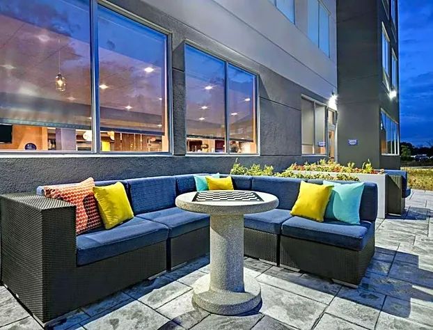 Tru by Hilton Monroe hotel detail image 4