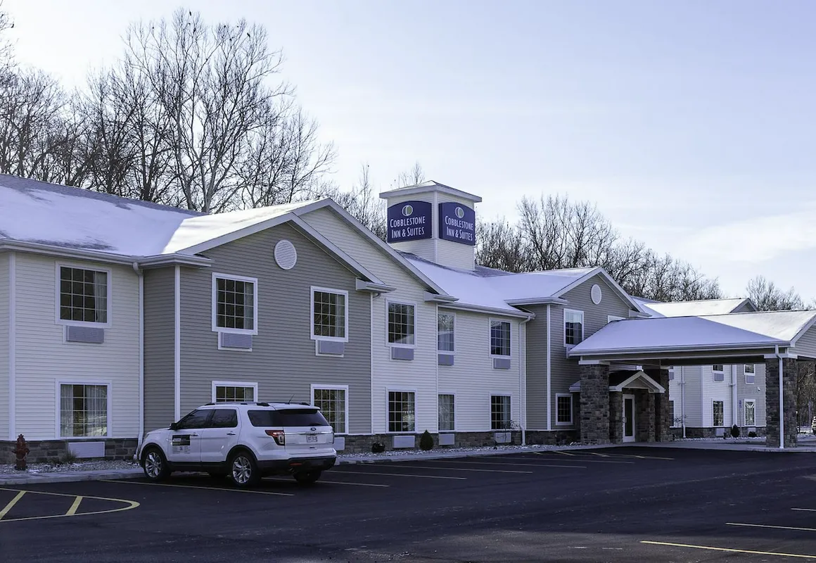 Cobblestone Inn & Suites - Brookville hotel hero