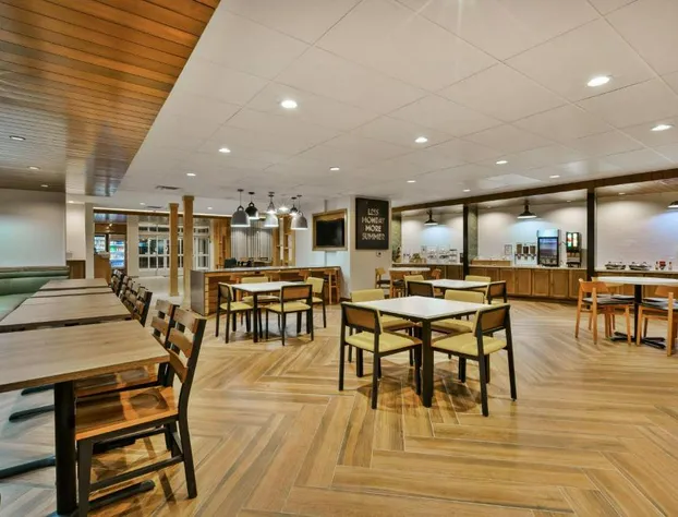 Fairfield Inn & Suites by Marriott Kalamazoo hotel detail image 4