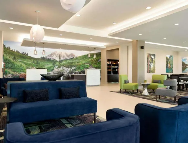 La Quinta Inn & Suites by Wyndham Burlington hotel detail image 3