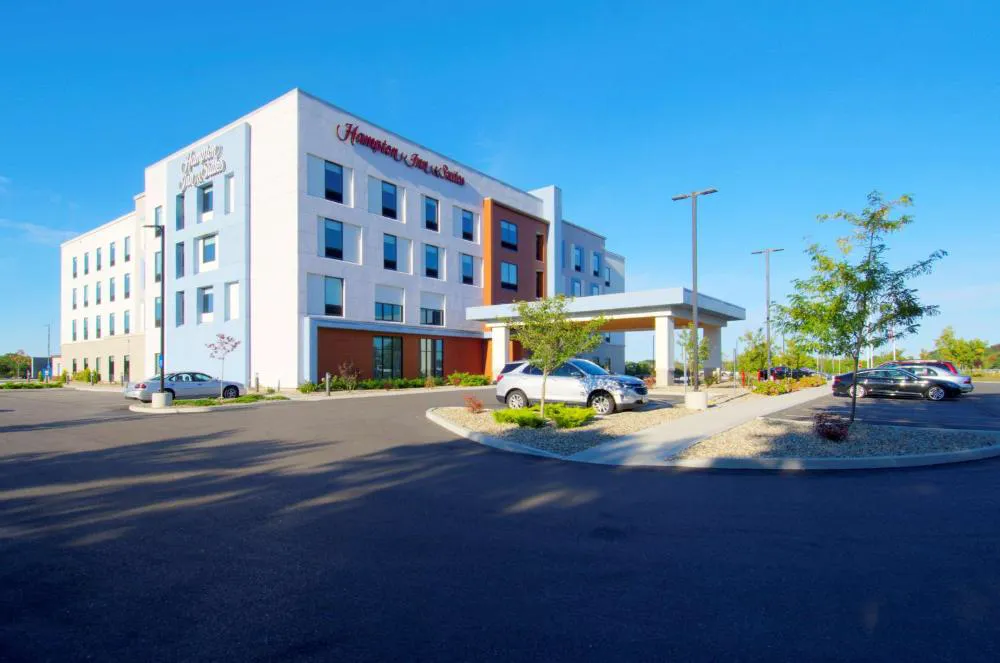 Hampton Inn & Suites Portland West hotel hero