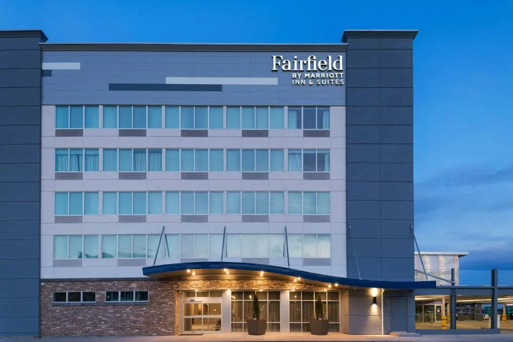 Fairfield Inn & Suites by Marriott St. Louis Downtown hotel hero