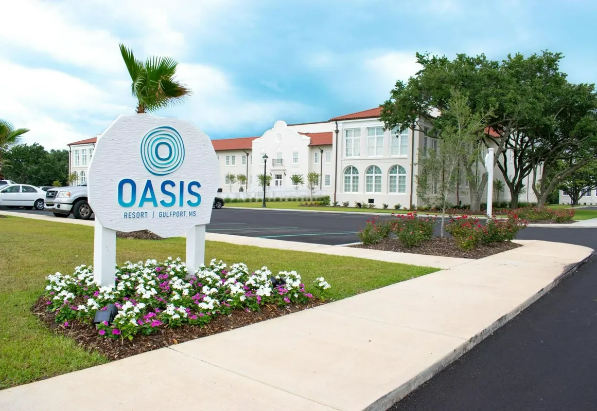 Oasis Resort Gulfport hotel hero