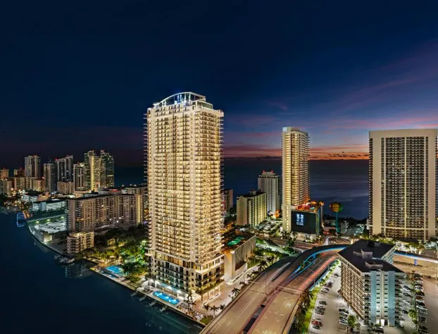 Hyde Beach House hotel detail image 1