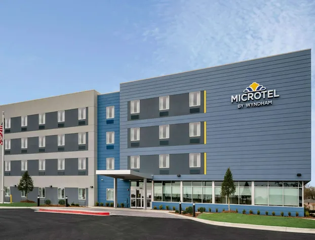 Microtel Inn & Suites by Wyndham Hot Springs hotel detail image 2