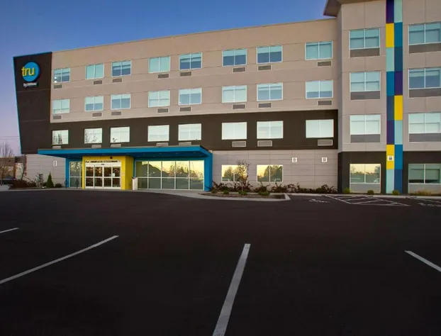 Tru by Hilton Alcoa Knoxville Airport hotel detail image 1