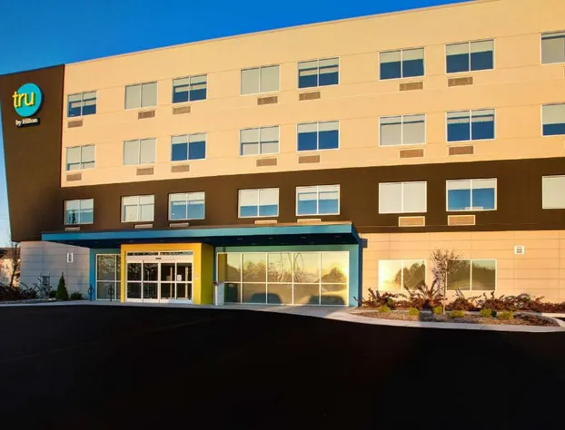 Tru by Hilton Alcoa Knoxville Airport hotel detail image 2