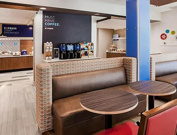 Holiday Inn Express Tallahassee University Central by IHG hotel detail image 4