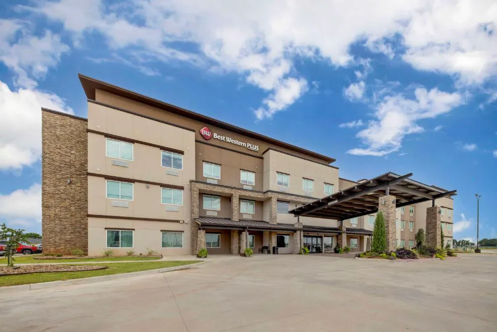 Best Western Plus Chickasha Inn hotel hero