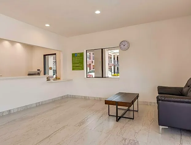 SureStay by Best Western Baytown hotel detail image 2