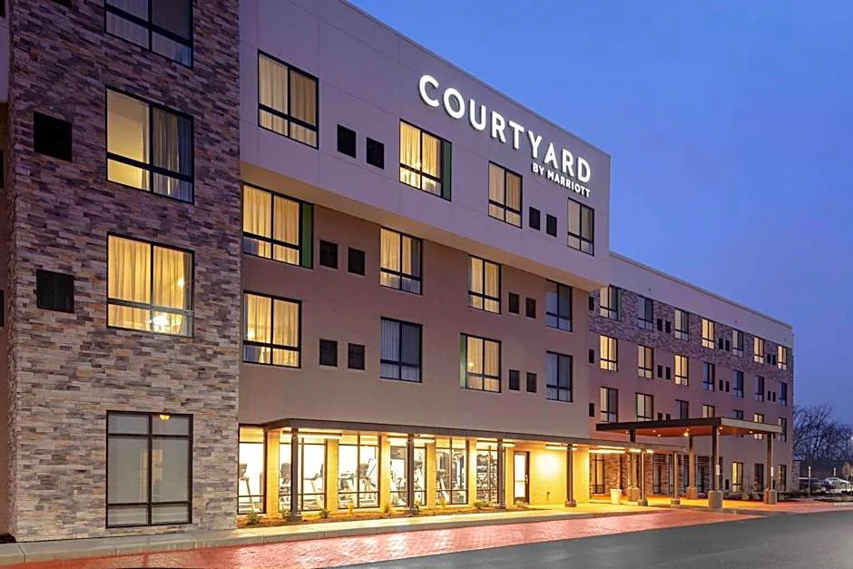 Courtyard by Marriott Cincinnati Mason hotel hero
