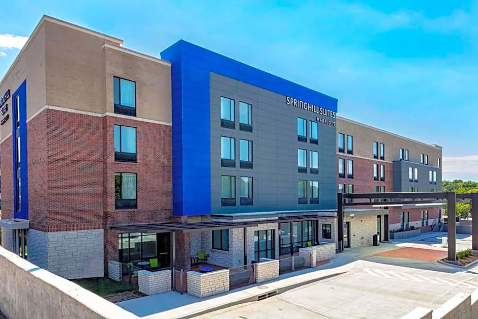 SpringHill Suites by Marriott Kansas City Plaza hotel hero