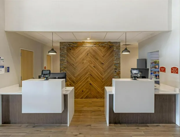 B/W Plus Elizabethtown Inn & Suites hotel detail image 3