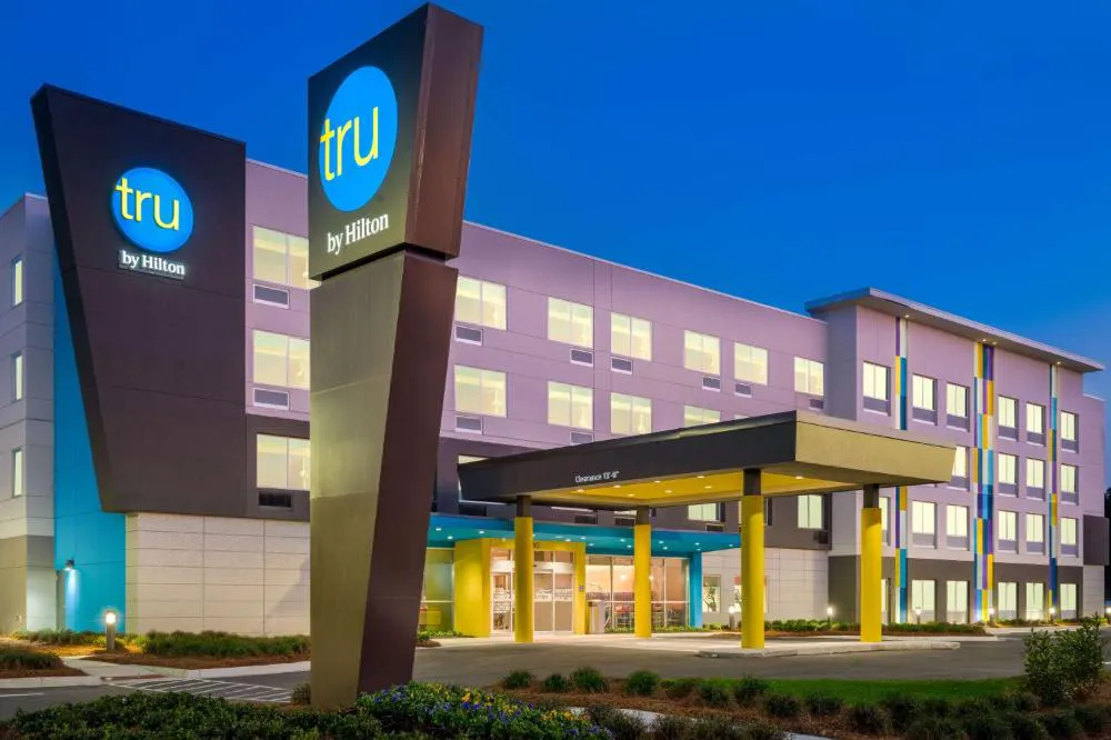 Tru by Hilton Savannah Airport hotel hero
