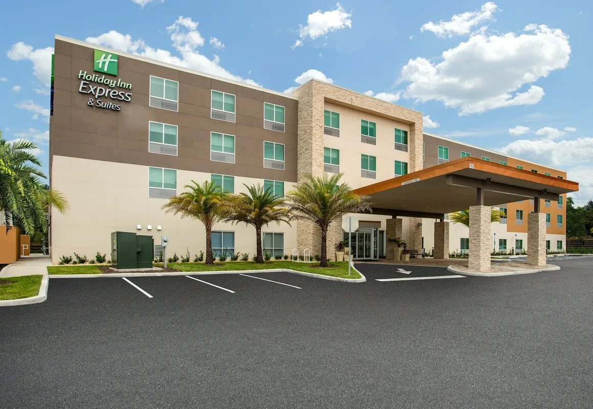 Holiday Inn Express & Suites Deland South by IHG hotel hero