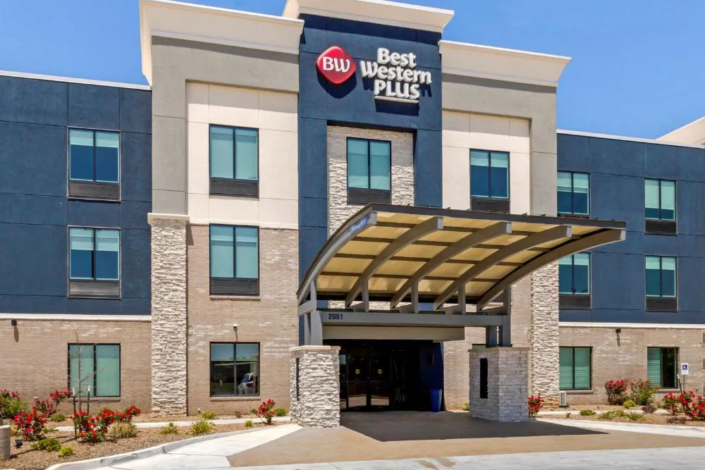 Best Western Plus Choctaw Inn & Suites hotel hero