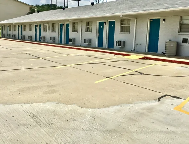 Lakeside inn hotel detail image 2