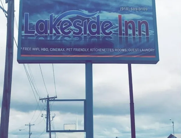 Lakeside inn hotel detail image 3