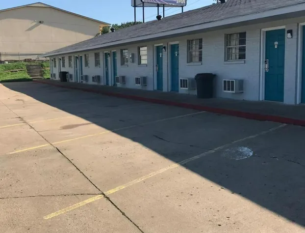 Lakeside inn hotel detail image 1