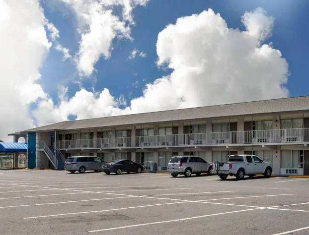 Days Inn by Wyndham Apopka/Orlando hotel detail image 2