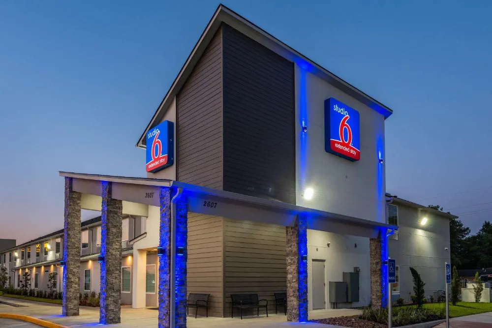 Studio 6 Lake Charles, LA hotel hero