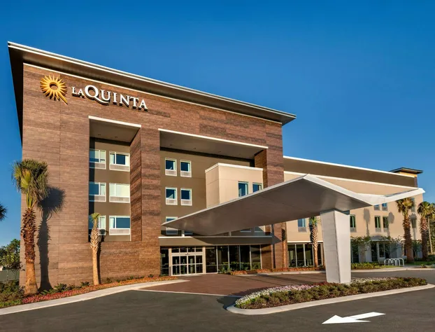 La Quinta Inn & Suites by Wyndham Orlando - IDrive Theme Parks hotel detail image 3