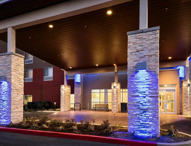 Holiday Inn Express & Suites Bend South by IHG hotel detail image 1