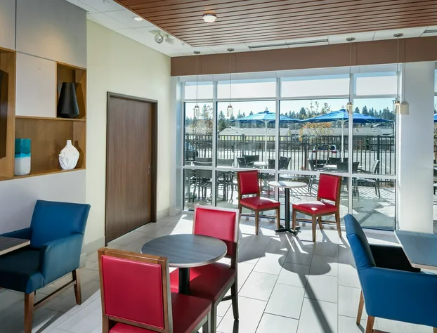 Holiday Inn Express & Suites Bend South by IHG hotel detail image 3