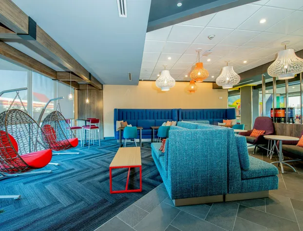 Tru by Hilton The Colony Dallas hotel detail image 3