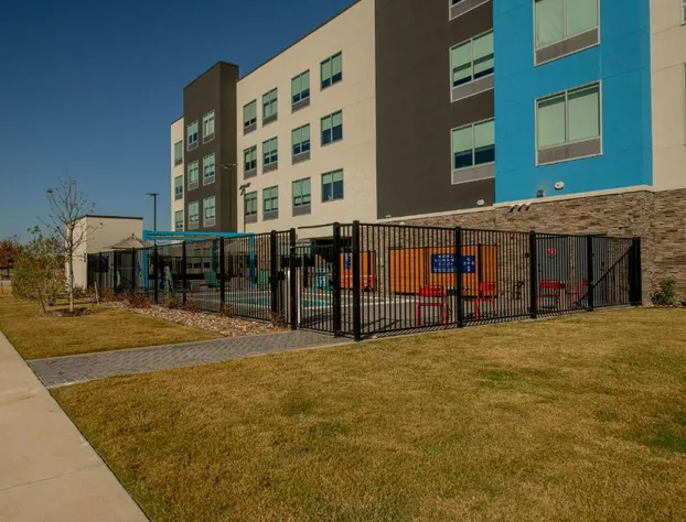 Tru by Hilton The Colony Dallas hotel detail image 3