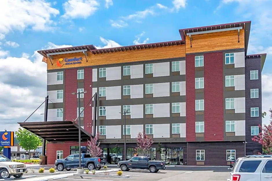 Comfort Inn & Suites Lakewood by JBLM hotel hero