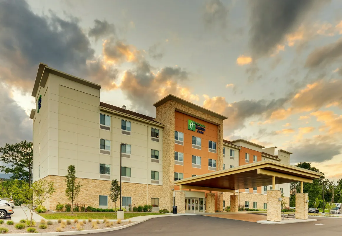 Holiday Inn Express & Suites Saugerties - Hudson Valley by IHG hotel hero