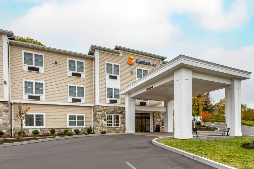 Comfort Inn Brewster hotel hero