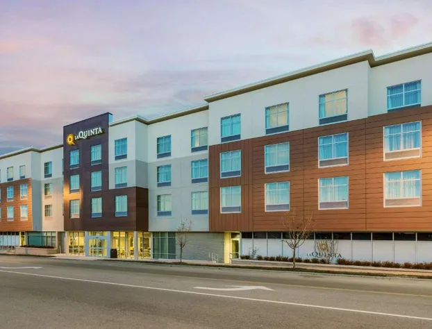 La Quinta Inn & Suites by Wyndham Kansas City Beacon Hill hotel detail image 2