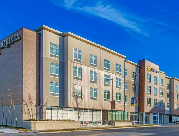 La Quinta Inn & Suites by Wyndham Kansas City Beacon Hill hotel detail image 3