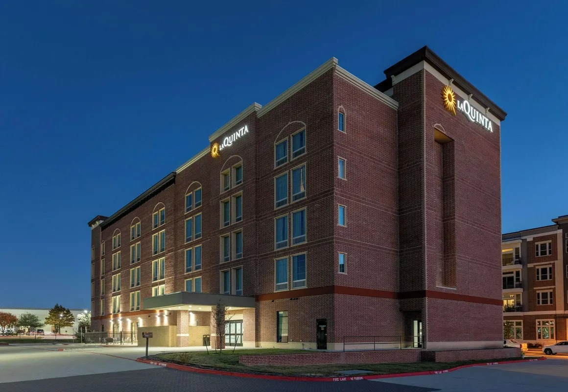 La Quinta Inn & Suites by Wyndham Dallas - Frisco Stadium hotel hero