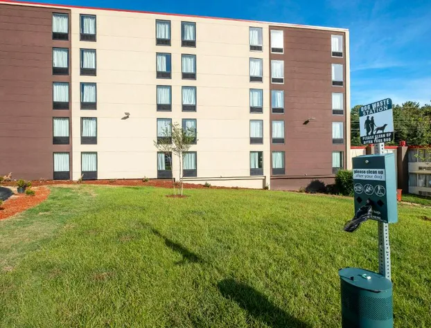 Red Roof Inn PLUS+ Tuscaloosa - University hotel detail image 3
