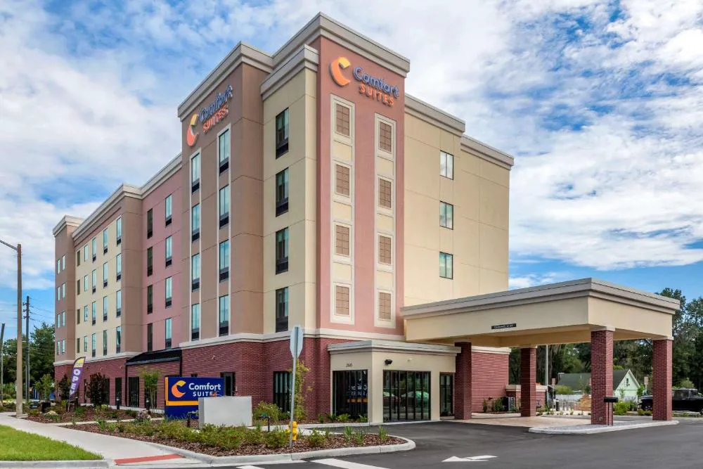 Comfort Suites Gainesville near University hotel hero