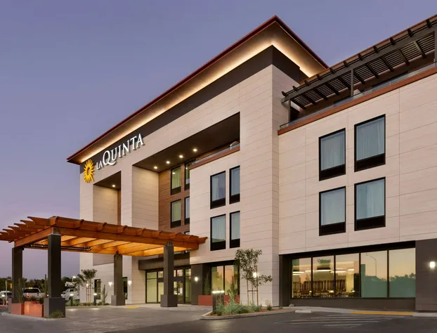 La Quinta Inn & Suites Santa Rosa Sonoma hotel detail image 3