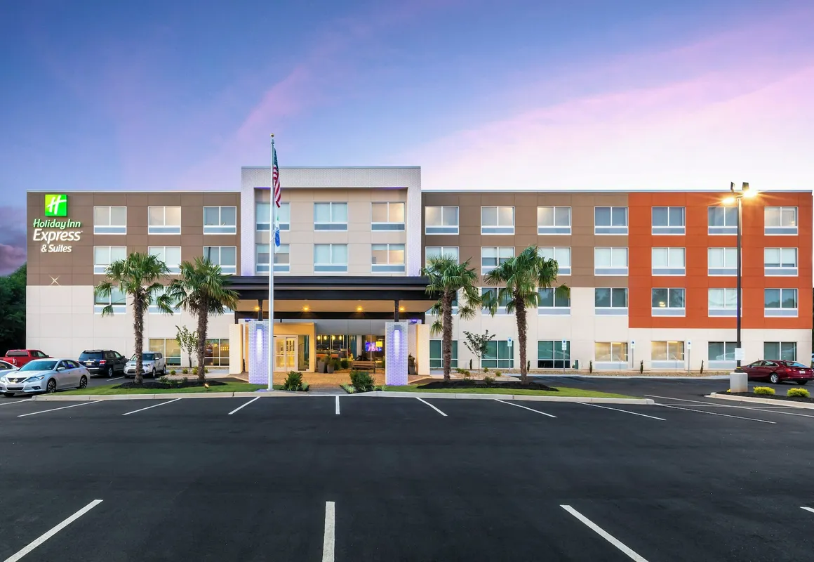 Holiday Inn Express & Suites Greenville - Taylors by IHG hotel hero