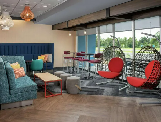 Tru by Hilton Lake City hotel detail image 4