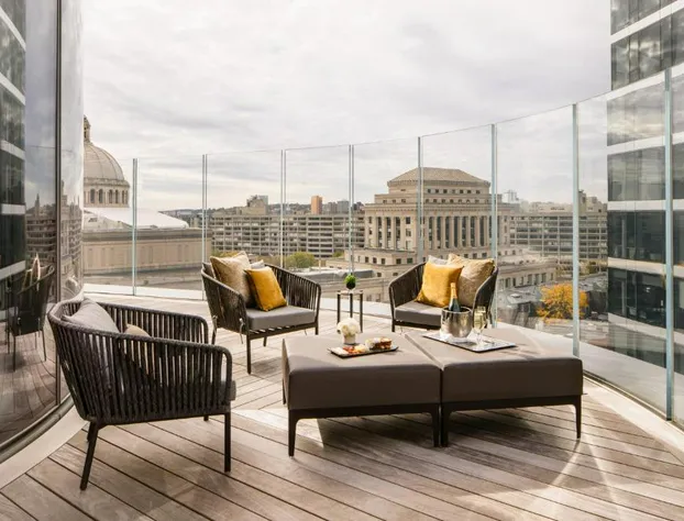 Four Seasons Hotel One Dalton Street, Boston hotel detail image 2