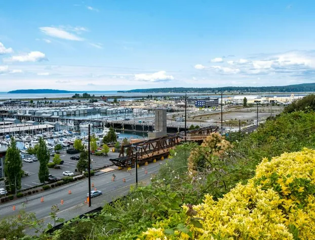 Hotel Indigo Everett - Waterfront Place by IHG hotel detail image 2