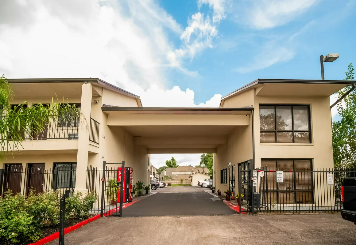 OYO Hotel Houston N Fm-1960 Champions TX hotel hero