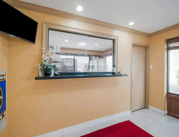 OYO Hotel Houston N Fm-1960 Champions TX hotel detail image 3