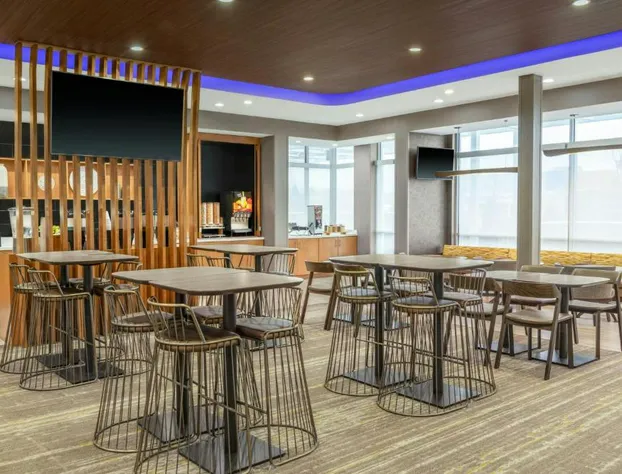 SpringHill Suites by Marriott Holland hotel detail image 3